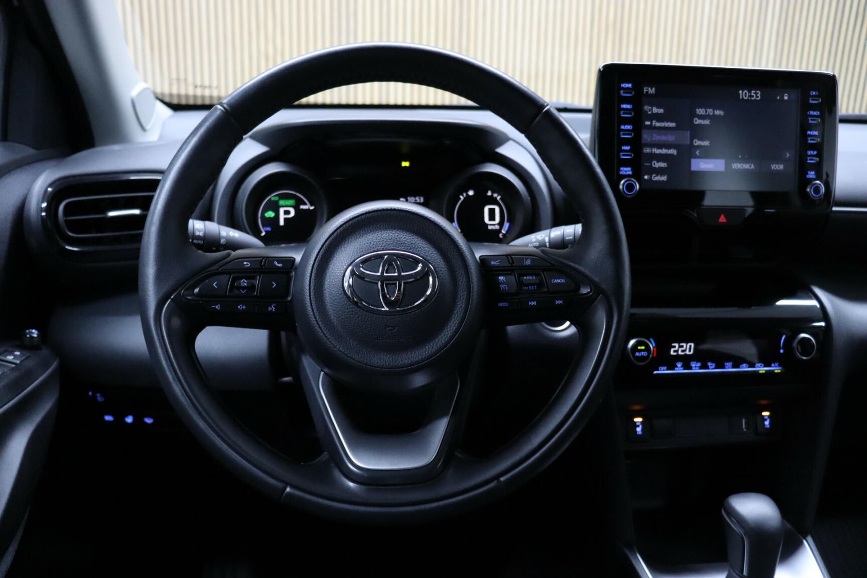 Toyota-Yaris Cross-21